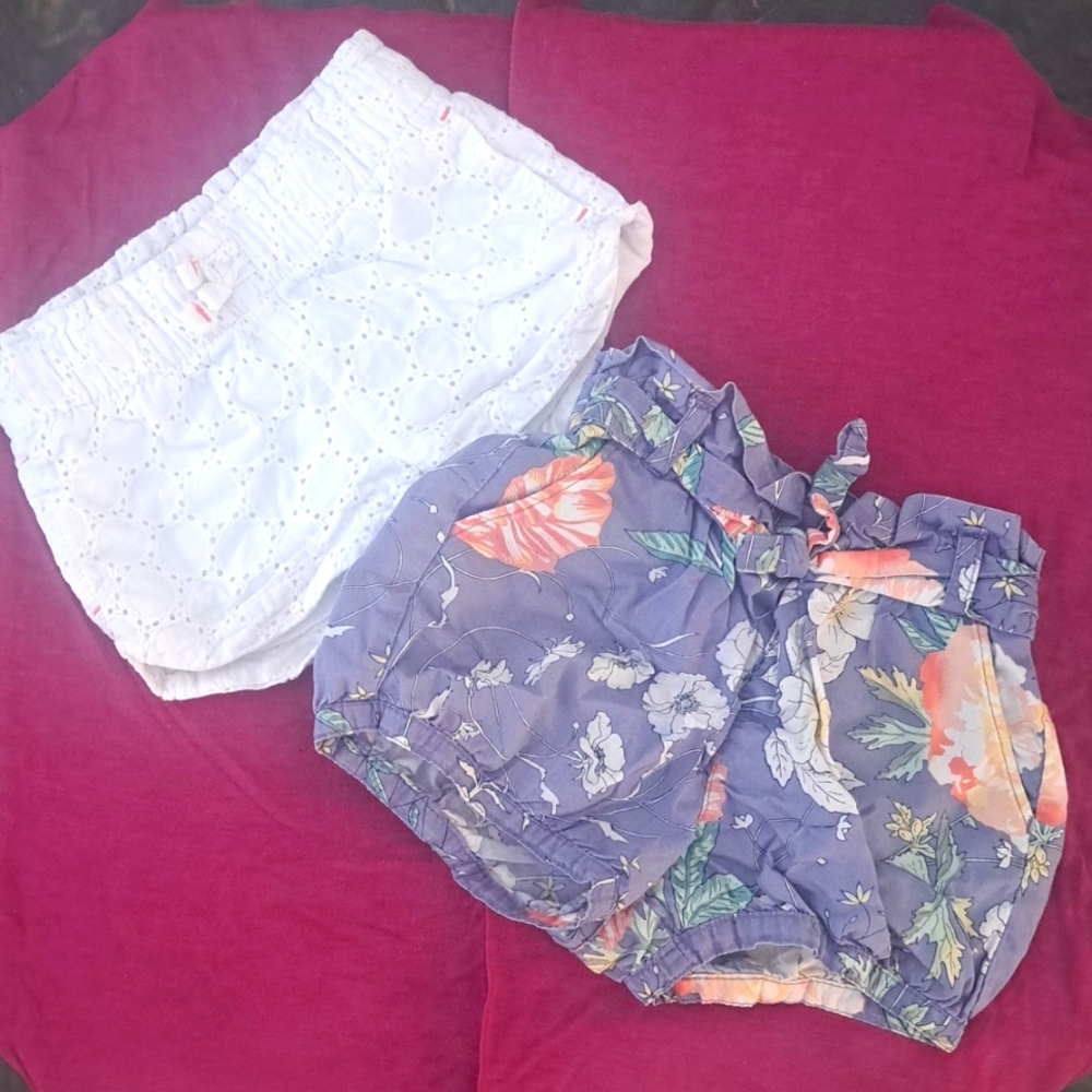 12 mo. Set of shorts